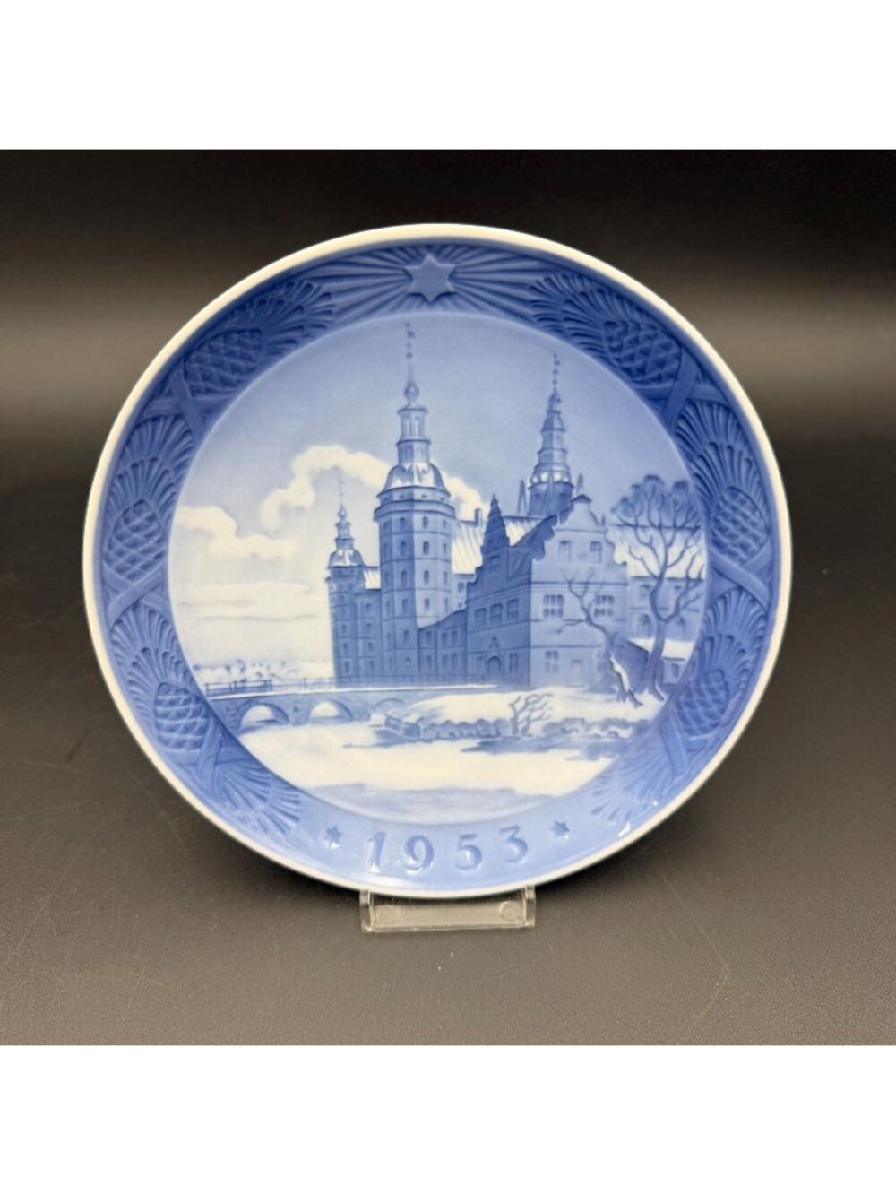 Royal Copenhagen 1953 Christmas Plate - LIGHT